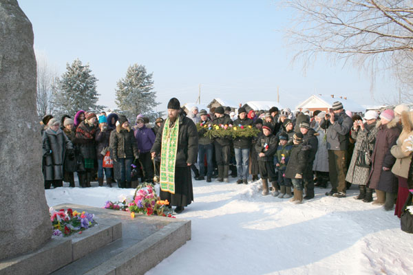 Гражданская панихида на могиле Федора Абрамова